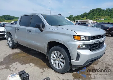 2020 Chevrolet Silverado 1500 4Wd Short Bed Custom z USA, uszkodzony, nr VIN 3GCPYBEK0LG166208